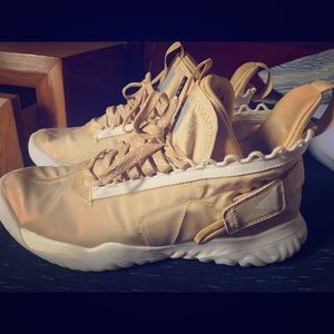 ❌(SOLD ELSEWHERE)❌
(SOLD ELSEWHERE)Air Jordan Protro-Max 720 in Gold and White